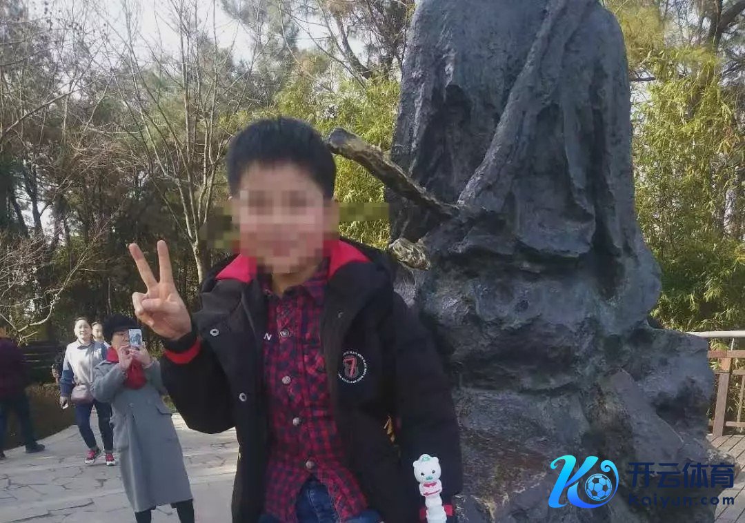 男孩走失7天竟在同学家床底被发现:爸爸不让玩游戏